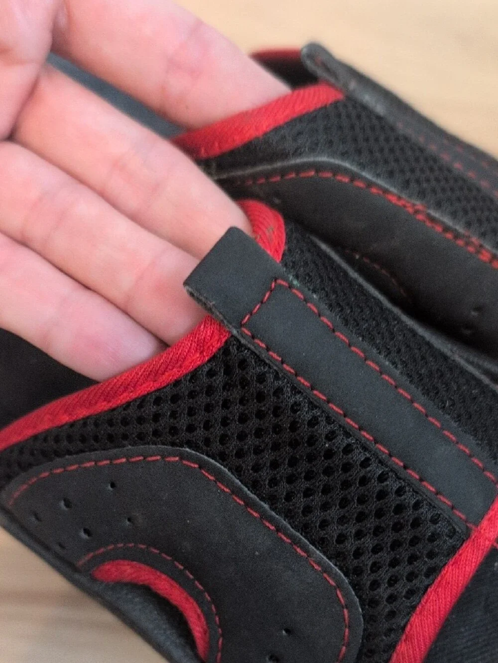 Source Unknown Black and Red Kids Slide Sandals